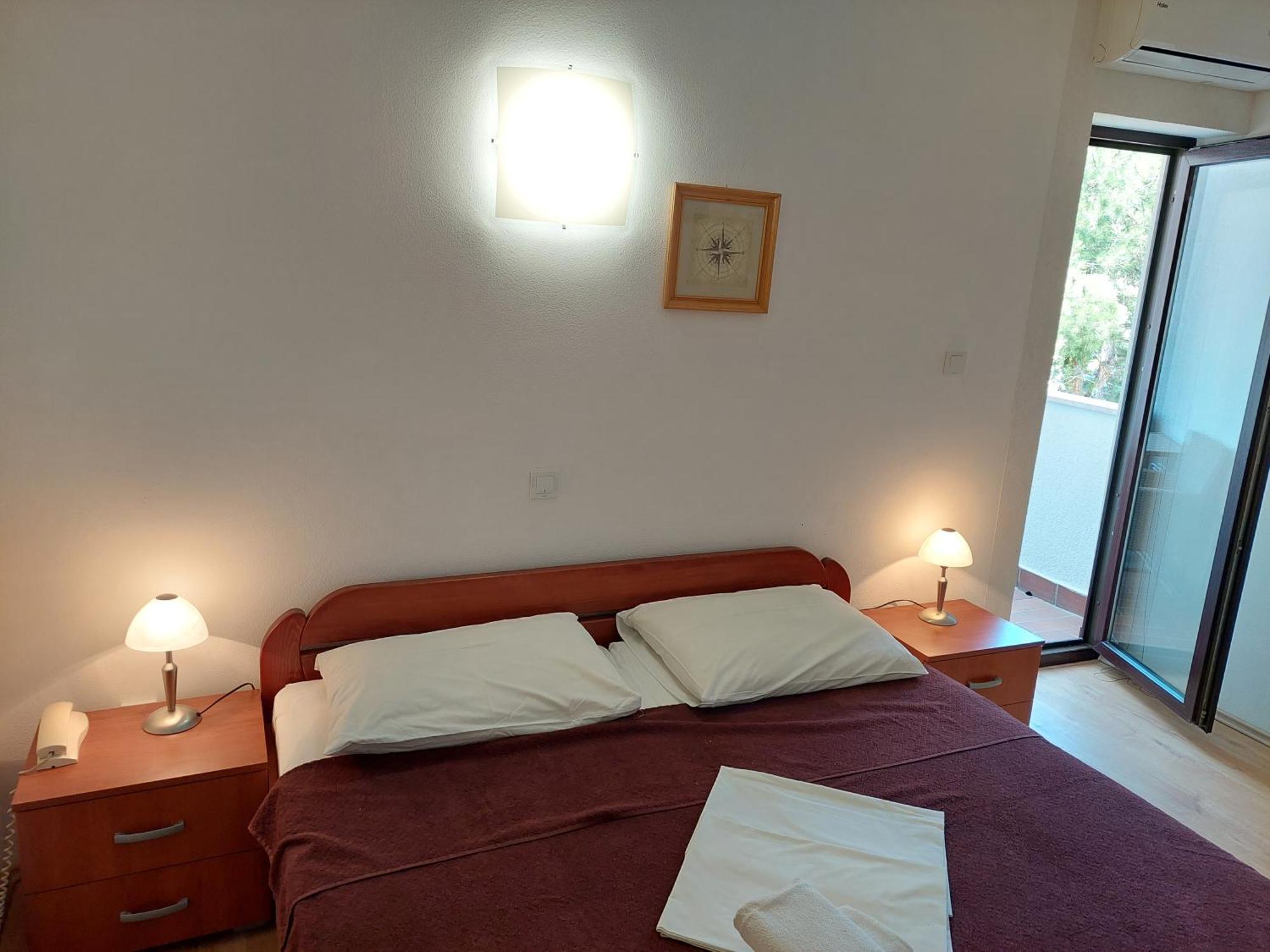 Pansion Klaudija Bed & Breakfast Crikvenica Exterior photo